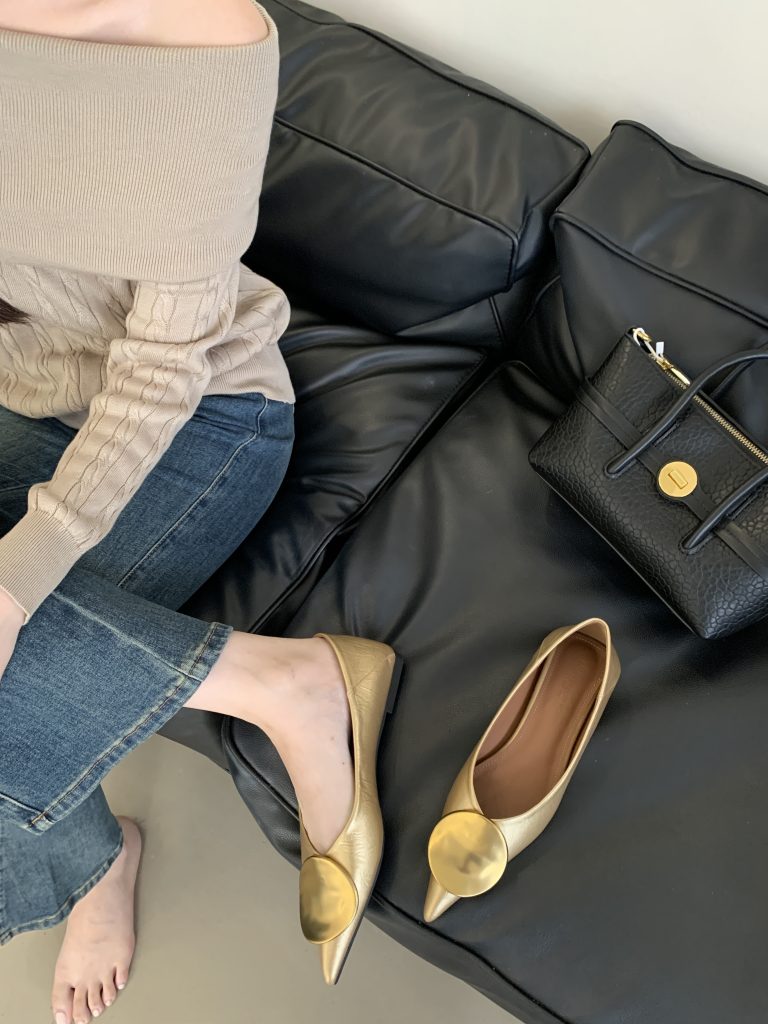 2025 New Autumn Chanel Style Women's Flats Pointed Toe Shallow Mouth Button Soft Sole Fashion Versatile Women's Shoes